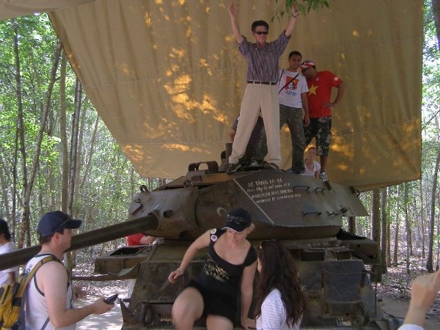 Amerykański czołg - trofeum Wietnamczyków.