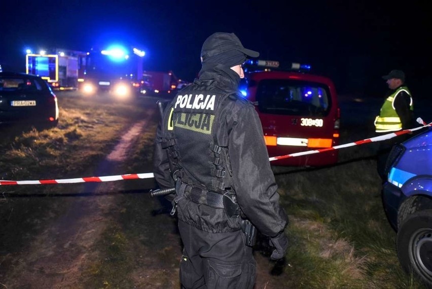 W poszukiwaniach mężczyzny biorą udział policjanci z różnych...