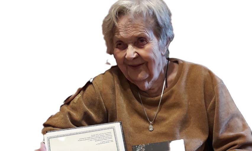 Jadwiga Kalinowska z Ostrołęki ma 90 lat. Jest poetką. Wiersze tworzy od dziecka, ale debiut wydawniczy miała w tym roku