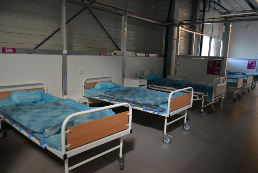 Szpital tymczasowy w Pyrzowicach zmieniono na punkt dla uchodźców. Nazywano go "Pyrzuś"