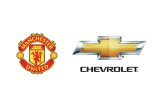 Manchester United z logo Chevroleta na koszulkach