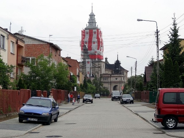 Oficjalny odbiór ulicy odbył się w środę. Ulica została zbudowana z kostki brukowej.