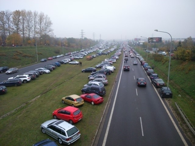 Dojazd na cmentarz łostowicki.