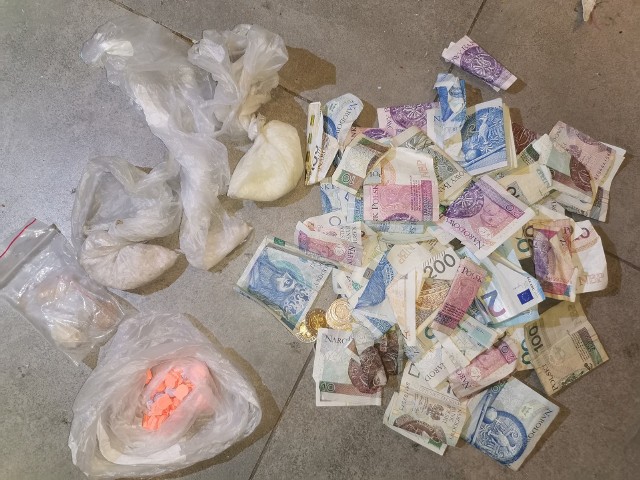 Narkotyki i pieniądze znalezione u dilera z Podhala