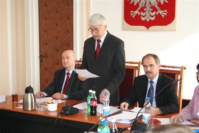 To będą ostatnie obrady prowadzone przez tego przewodniczącego i jego dwóch zastępców (od lewej: Eugeniusz Gałązka, Krzysztof Laska i Bogusław Konrad)