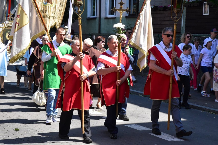 Procesja Bożego Ciała z sanktuarium świętego Antoniego w Ostrołęce. 8.06.2023. Zdjęcia