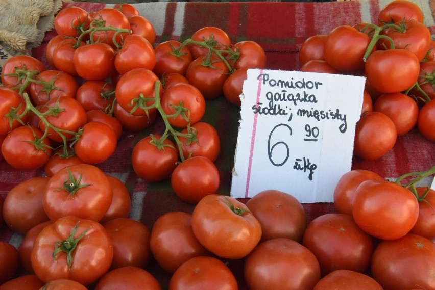 pomidory - 4-8 złotych