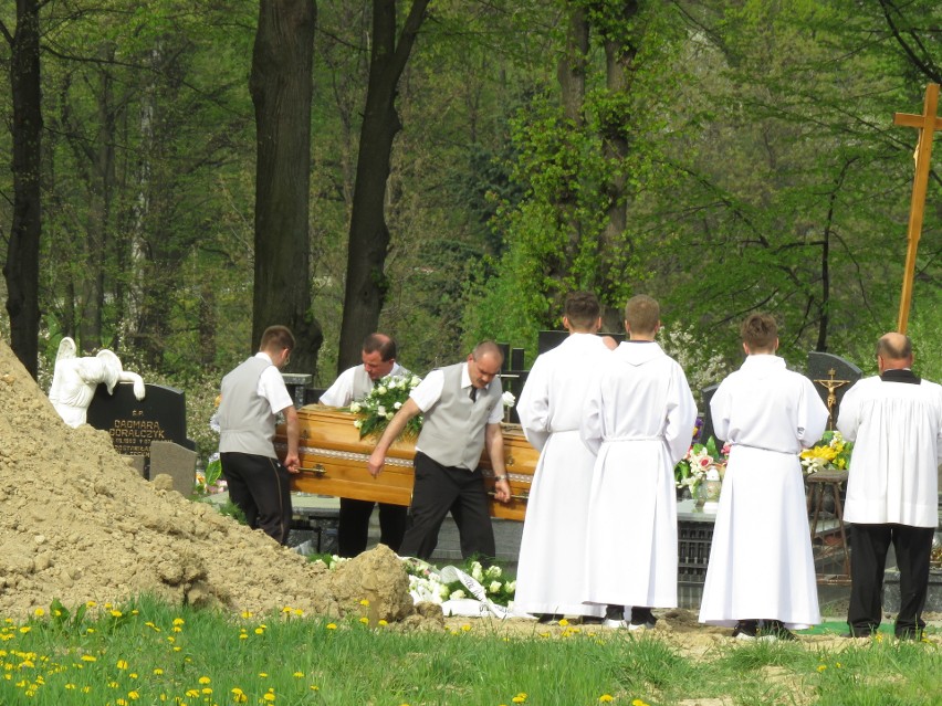 Na cmentarzu w Choczni pochowano Martynę, trzecią ofiarę tragicznego wypadku we Frydrychowicach