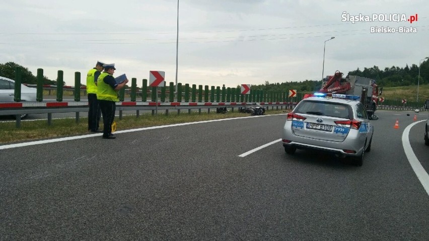 Na zakręcie drogi S1 na węźle Suchy Potok w Bielsku-Białej 4...