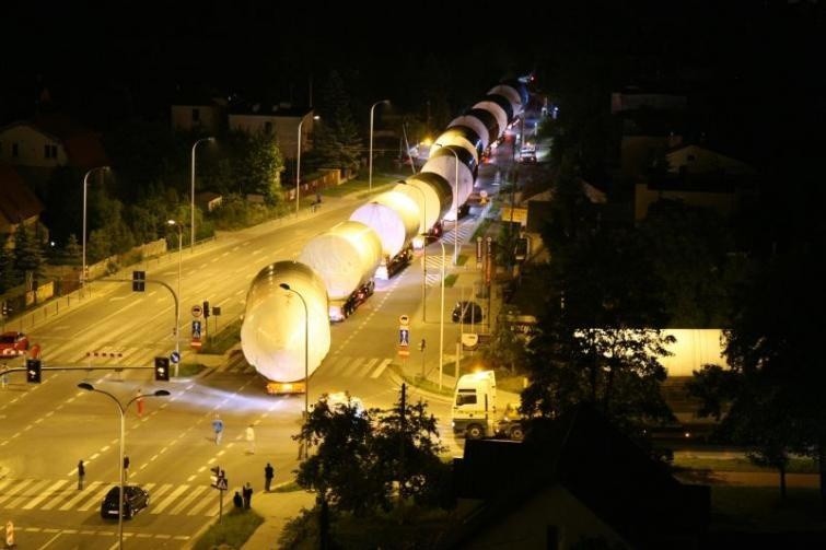 Potężny transport na ulicach Kielc (foto, film)