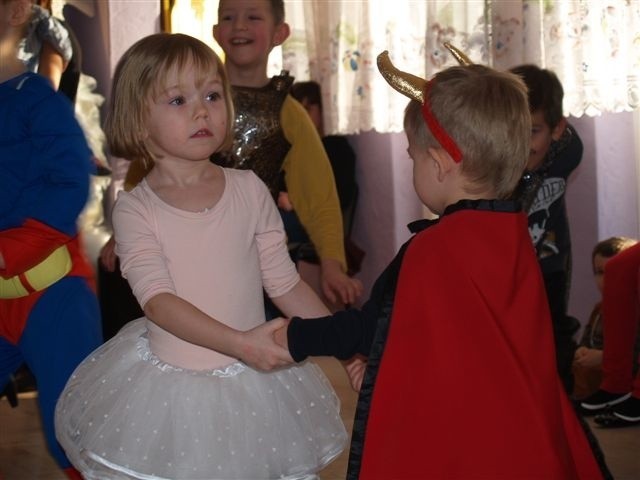 Karnawałowy bal charytatywny w wyszkowskiej "Bajce" (zdjęcia)