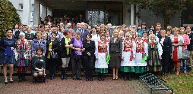 Wspólne zdjęcie uczestników forum.