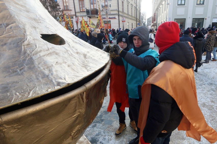 Orszak Trzech Króli w Lublinie. Tysiące osób wzięło udział w procesji (ZDJĘCIA, WIDEO)