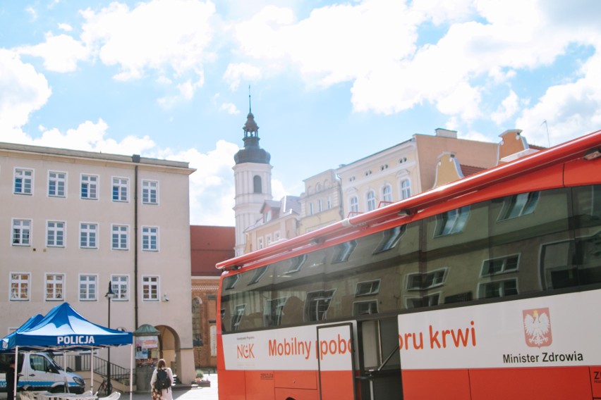 Policja będzie promować tę akcję własną krwią. Zebrano 5 litrów bezcennego płynu