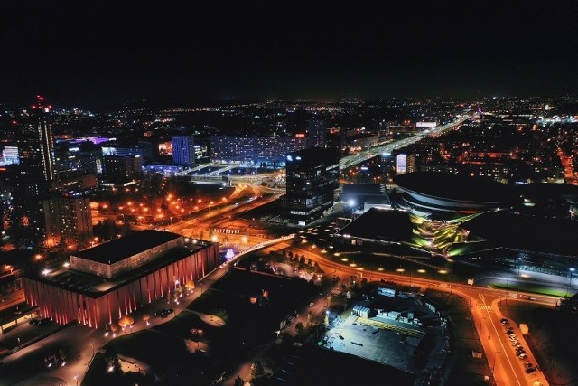 Katowice wdrażają plan oszczędnościowy w zakresie zużywania energii. Zakłada on m.in. skrócenie czasu działania oświetlenia ulic i budynków użyteczności publicznej.