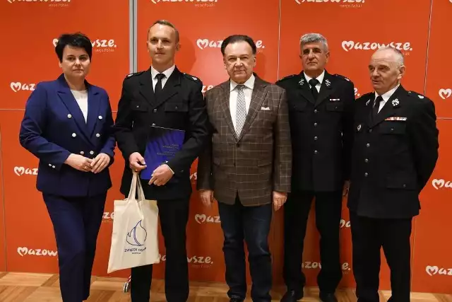 Uroczystość wręczenia tytułów Strażaka Miesiąca odbyła się w Urzędzie Marszałkowskim w Warszawie.
