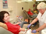 Pracownicy Urzędu Marszałkowskiego oddają krew 