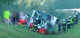 Wypadek polskiego autokaru na Węgrzech. Jedna osoba nie żyje, ponad 30 rannych [wideo]