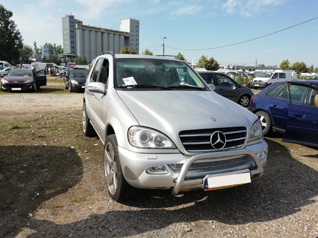 Mercedes ML 400 CDI - z 2002 r. Stan licznika: 306 tys. Pełne wyposażenie dodatkowe. Cena: 14900, do uzgodnienia