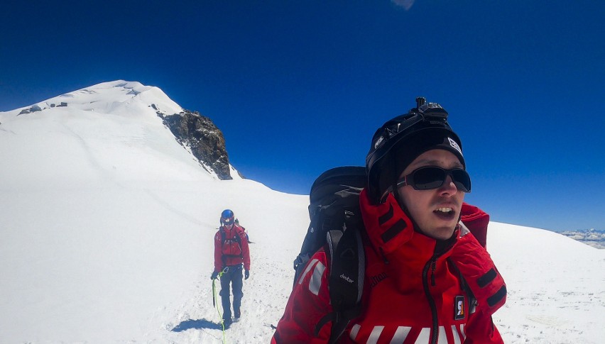 Adrian Socha, strażak z Podkarpacia, zdobył Mont Blanc. Wyprawę dedykował podopiecznym fundacji "Dorastaj z nami" [ZDJĘCIA]