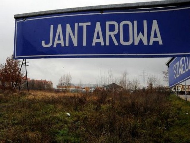 Ponad 4 tysiące mieszkańców Warszewa chce, aby miasto bezprzetargowo wydzierżawiło grunt pod kościół Jana Pawła II przy ul. Duńskiej / Jantarowej.