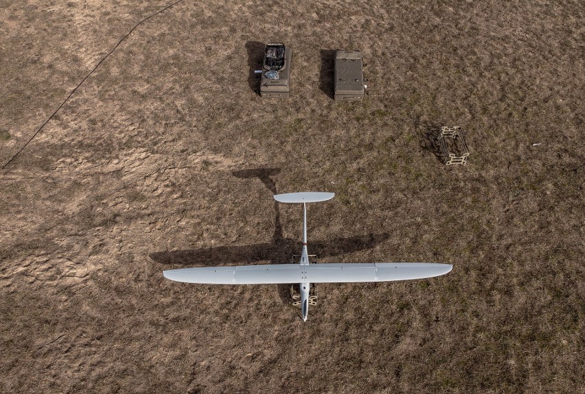 Terytorialsi ze Zgierza testują drony na lotnisku w Leźnicy Wielkiej