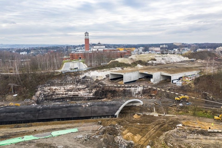 Kraków. Trasa Łagiewnicka: Zdjęcia z budowy nowej drogi i niecodziennego tunelu 