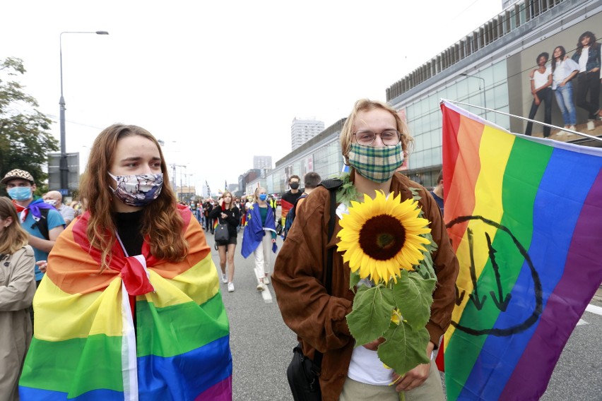LGBT jako kozioł ofiarny. Prof. Wojciszke: "PiS potrafi wyszukiwać zagrożenia, którymi skutecznie potem straszy"