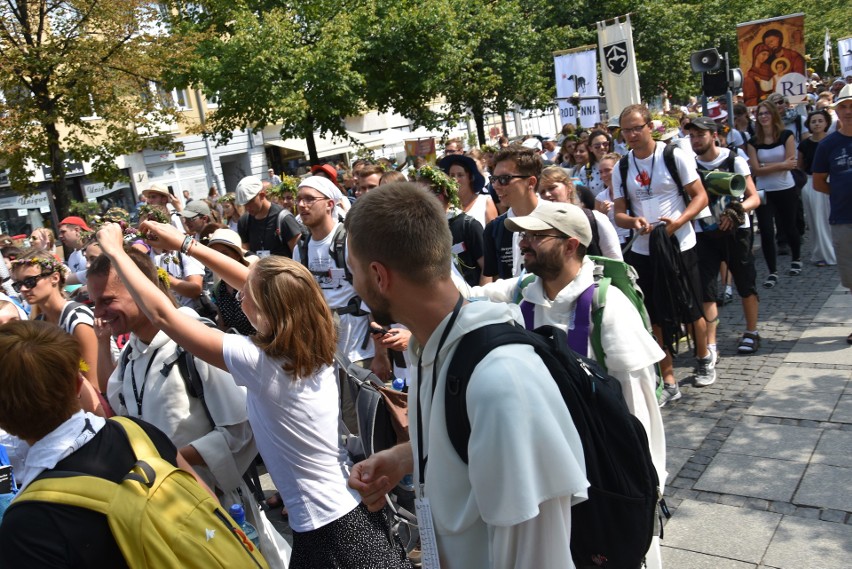 Pielgrzymka Dominikańska dotarła z Krakowa na Jasną Górę ZDJĘCIA Zmęczeni, ale bardzo radośni 