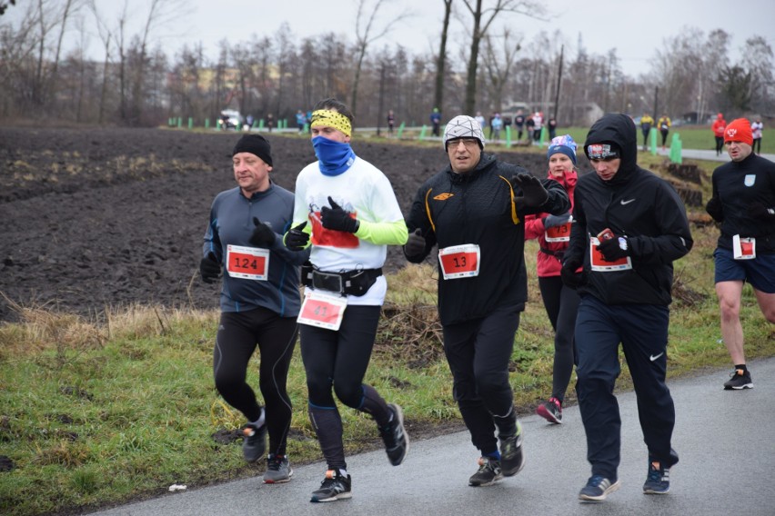 Fotorelacja z I Żnińskiego Biegu Powstańczego na trasie Żnin...