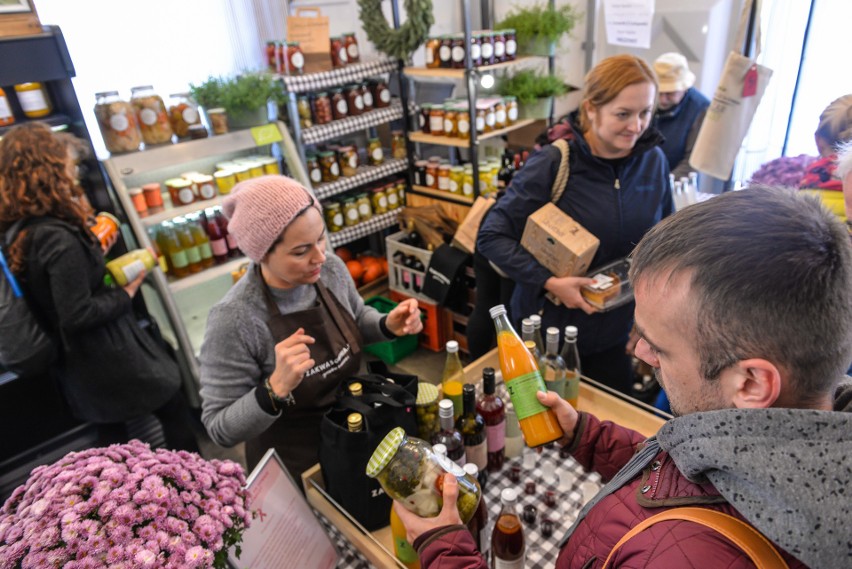 Bazar Natury w Garnizonie. 4 urodziny bazaru z ekologiczną żywnością."Pierwsze ekologiczne bistro w Polsce północnej" [zdjęcia]