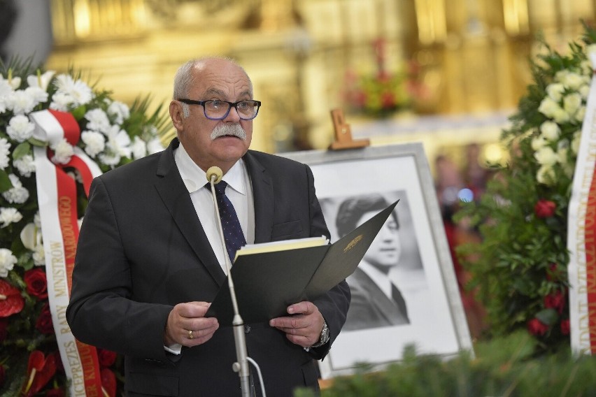 Pogrzeb Jerzego Połomskiego. Tak wyglądało ostatnie pożegnanie legendarnego muzyka. Spocznie na warszawskich Powązkach