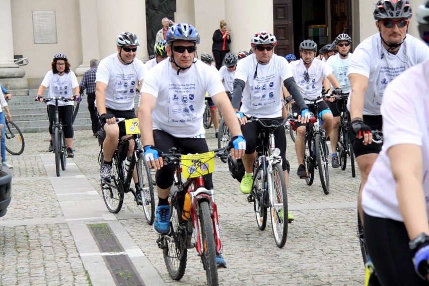 VI Rowerowa Pielgrzymka Policjantów na Jasną Górę (ZDJĘCIA)