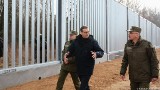 Premier Mateusz Morawiecki na budowie zapory granicznej. "Polska granica to nie tylko kontur na mapie"