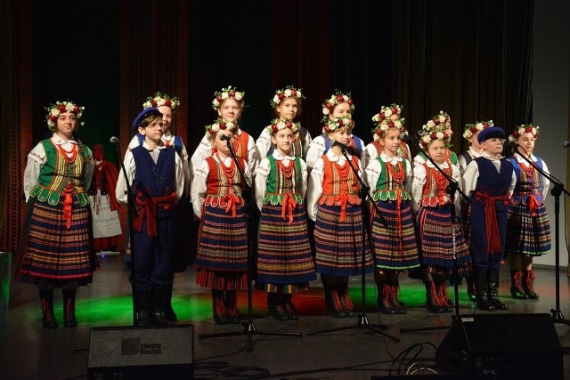 Dziecięca Estrada Folkloru w Wojewódzkim Domu Kultury. Więcej na kolejnych zdjęciach.