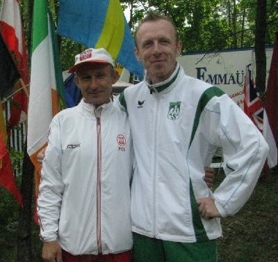 Waldemar Pędzich z Bartoszem Witkowskim podczas biegu "Made in Poland" w Ostrołęce.
