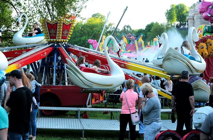 Piknik nad Odrą w Szczecinie. Tłumy na Wałach Chrobrego [zdjęcia]