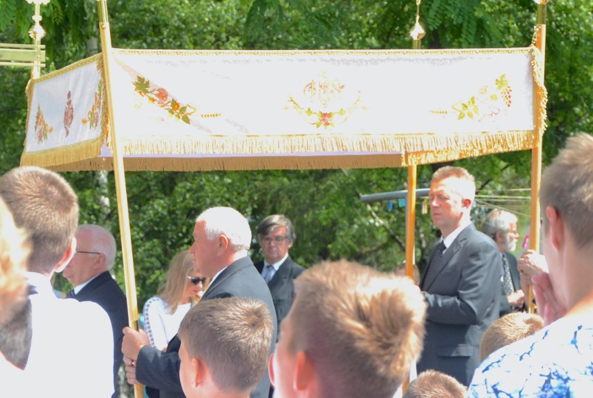 Pierwsza procesja Bożego Ciała przeszła w nowej parafii przy Wrębowej w Niedobczycach ZDJĘCIA