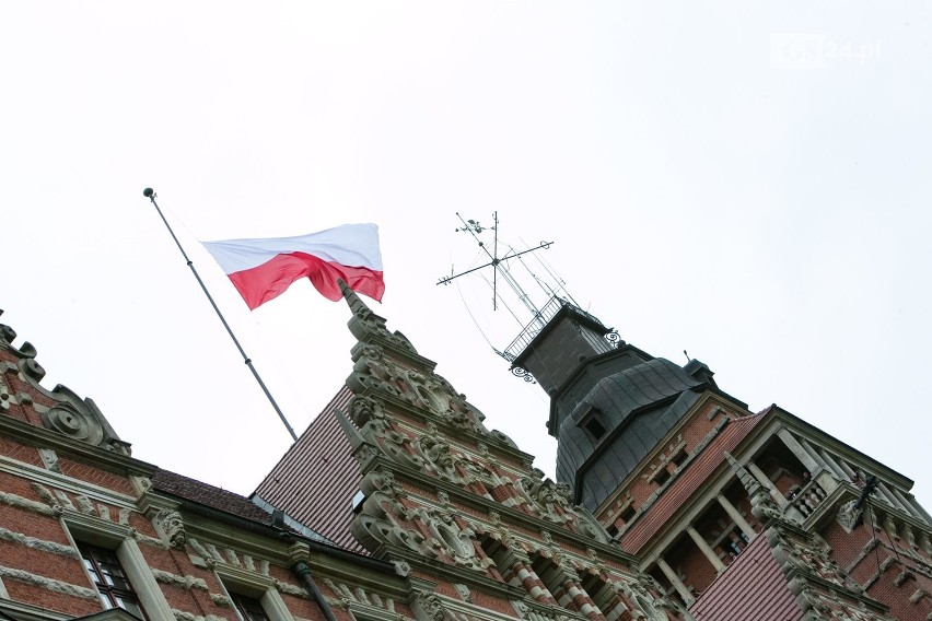 Dzień Flagi w Szczecinie. Morawiecki: "Polskość oznacza solidarność, wolność, wielkość"  [WIDEO, ZDJĘCIA]