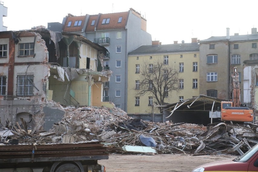 Wyburzają pierwszą fabrykę samochodów we Wrocławiu. Zobacz, co tam powstanie (ZDJĘCIA, WIZUALIZACJE)