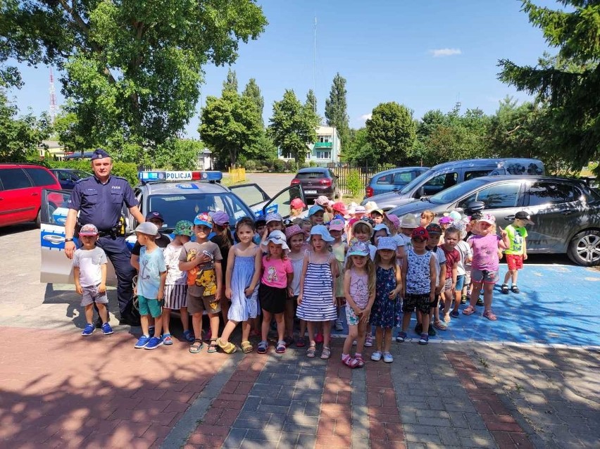 Tu wakacje na pewno będą bezpieczne. Włodawscy policjanci czuwaja i organizują spotkania z najmłodszymi