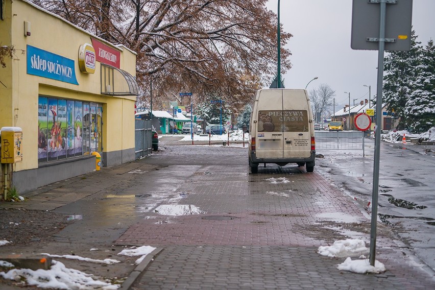 Nowy Sącz. W okolicach dworca: kącik na krótki postój