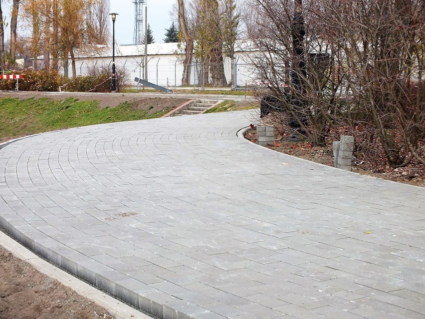 Realizacja asfaltowej ścieżki rowerowej wzdłuż Odry