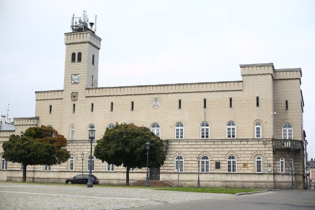 Radomski ratuszRadomski Ratusz to zabytek, który wymaga jednak gruntowanego i kosztownego remontu.