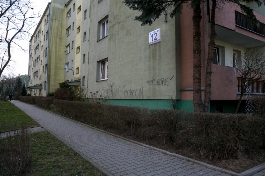 Kraków. Brutalny atak na ulicy Teligi. Pocięli 18-latka maczetą? [AKTUALIZACJA)