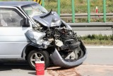 Utrudnienia na autostradzie A4 w kierunku Wrocławia. Samochód uderzył w bariery i blokuje drogę