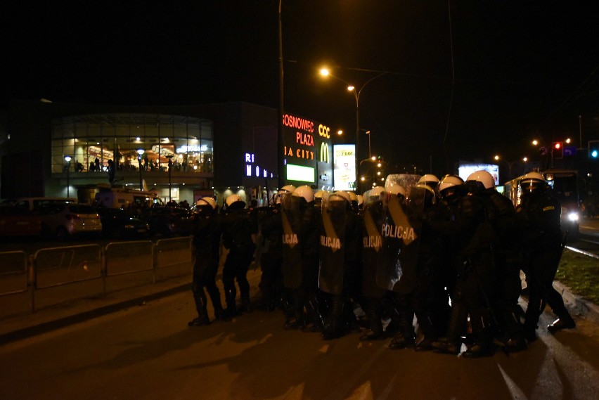 Protest w Sosnowcu po śmierci 23-latka przerodził się w...