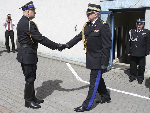 Medale za długoletnią służbę i awanse na wyższe stopnie otrzymało 50 łódzkich strażaków.