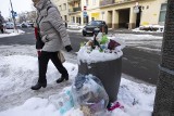 Kraków tonie w śmieciach. Z ulicznych koszy się wysypuje, MPO wyjaśnia