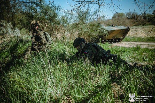 Zabezpieczenie przemieszczenia wojsk operacyjnych, dozorowanie odcinków wybrzeża, współdziałanie z wojskami specjalnymi. To działania, które wykonują żołnierze 14 Zachodniopomorskiej Brygady Obrony Terytorialnej w ramach największego w tym roku ćwiczenia polskich Sił Zbrojnych Anakonda-23